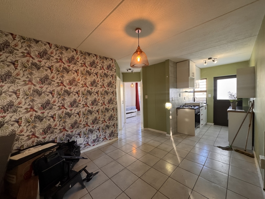 To Let 2 Bedroom Property for Rent in Guldenland Western Cape